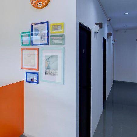 Super Oyo Capital O 93076 Batam Backpacker Guesthouse 2 Pembunuh Kültér fotó