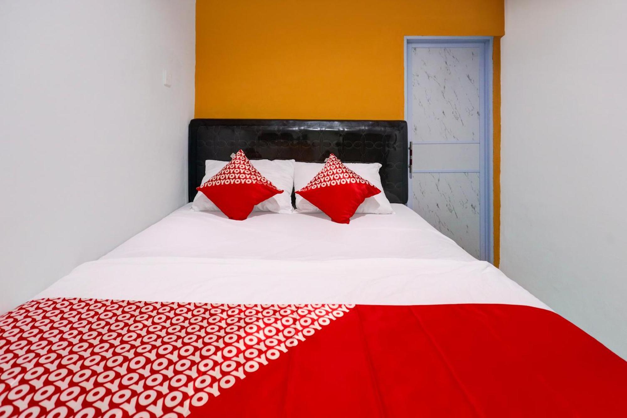 Super Oyo Capital O 93076 Batam Backpacker Guesthouse 2 Pembunuh Kültér fotó