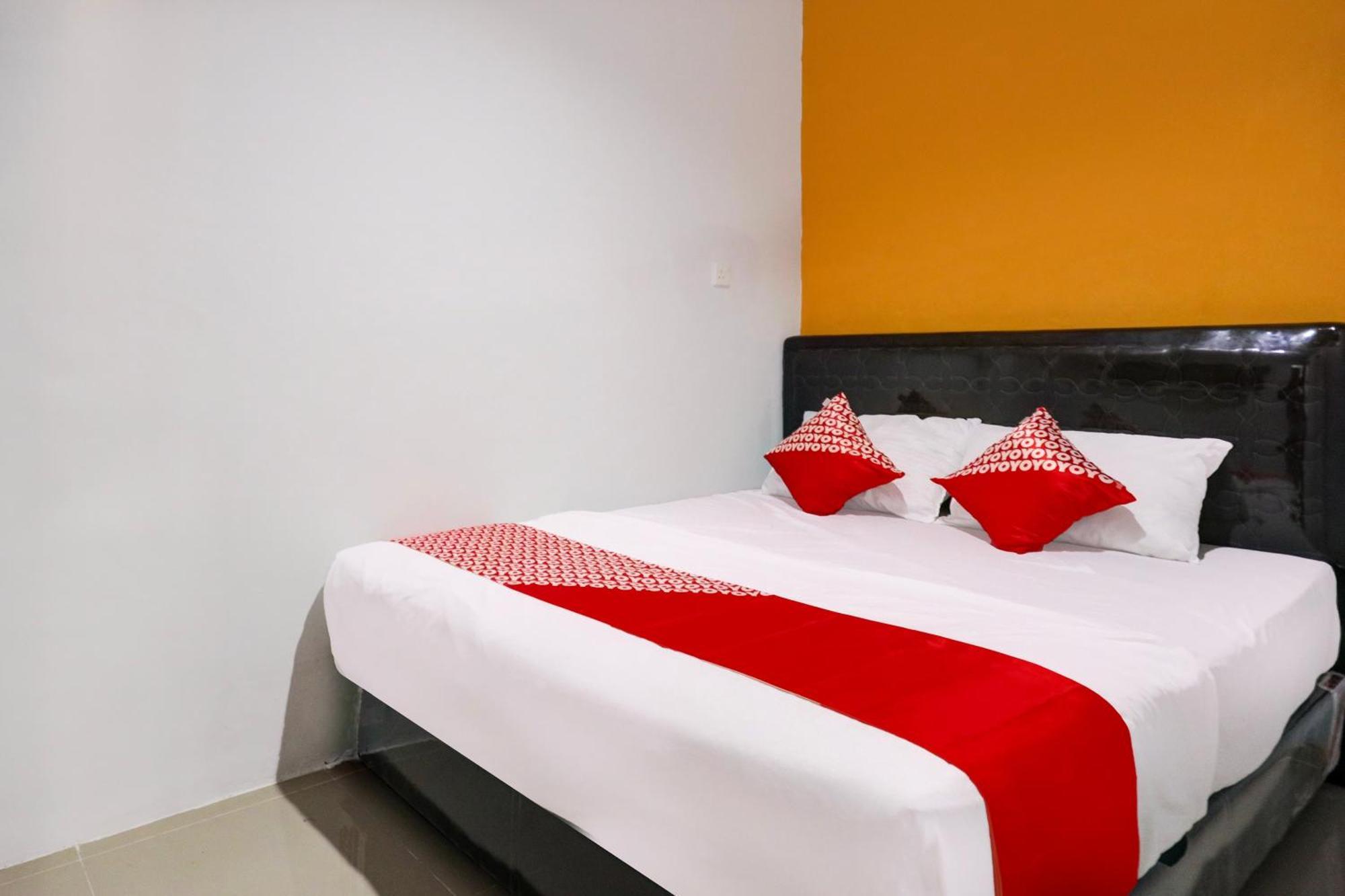 Super Oyo Capital O 93076 Batam Backpacker Guesthouse 2 Pembunuh Kültér fotó