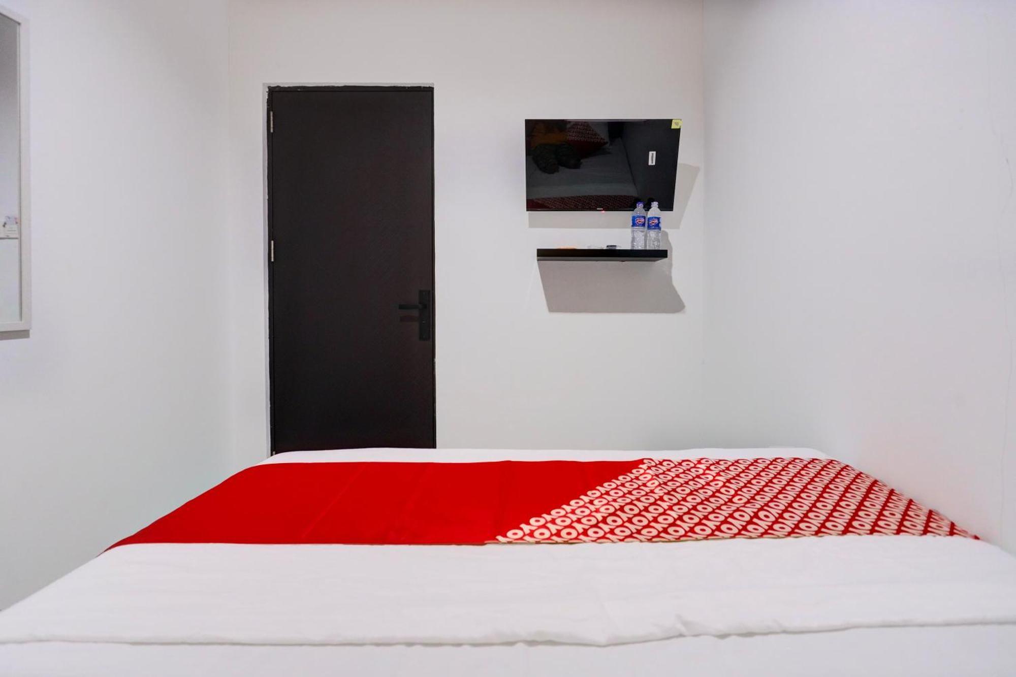 Super Oyo Capital O 93076 Batam Backpacker Guesthouse 2 Pembunuh Kültér fotó