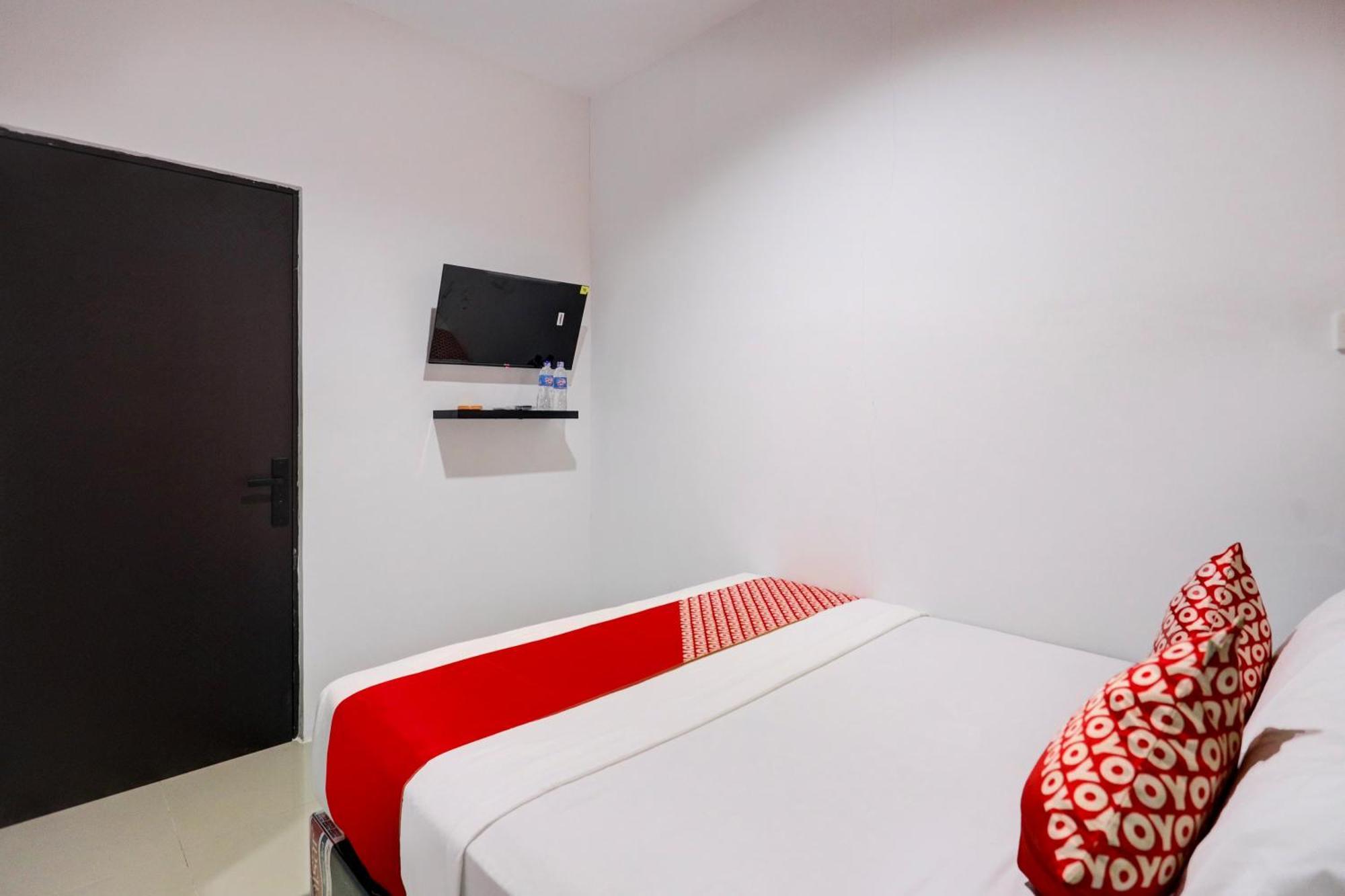 Super Oyo Capital O 93076 Batam Backpacker Guesthouse 2 Pembunuh Kültér fotó