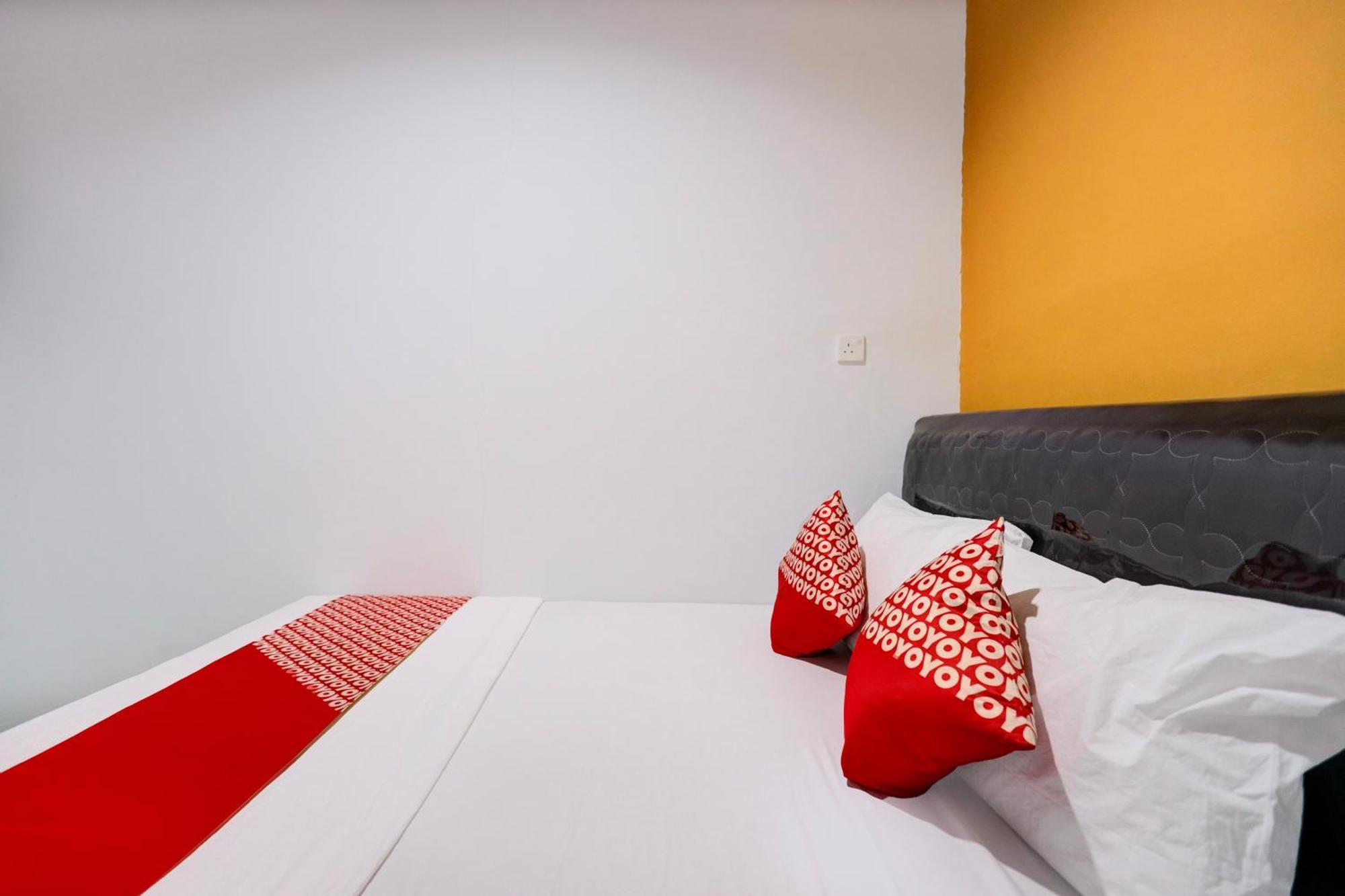 Super Oyo Capital O 93076 Batam Backpacker Guesthouse 2 Pembunuh Kültér fotó