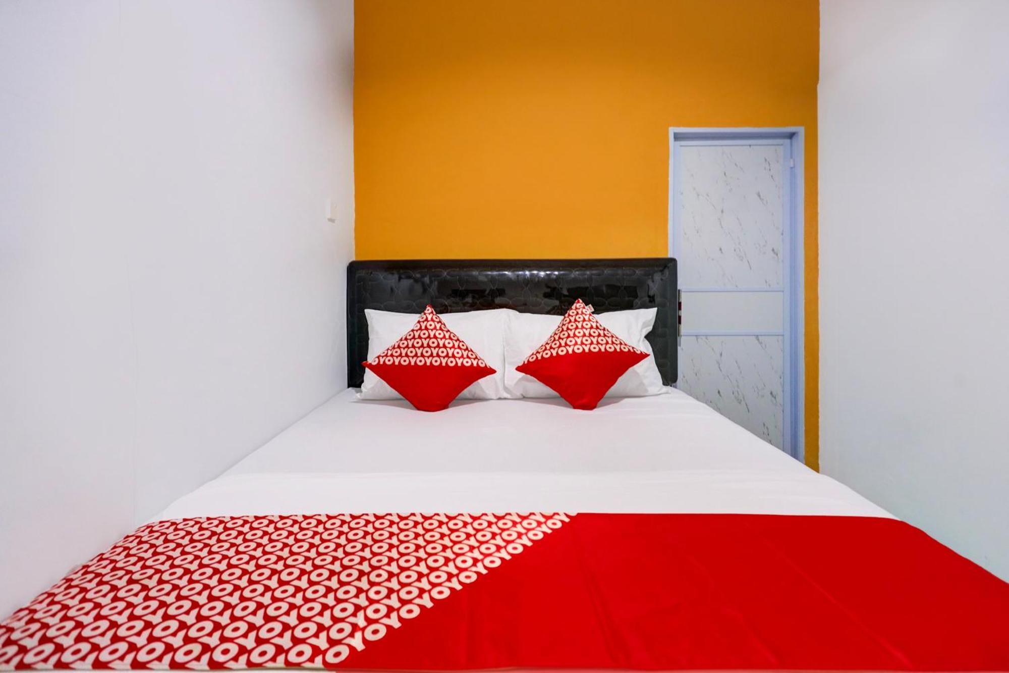 Super Oyo Capital O 93076 Batam Backpacker Guesthouse 2 Pembunuh Kültér fotó