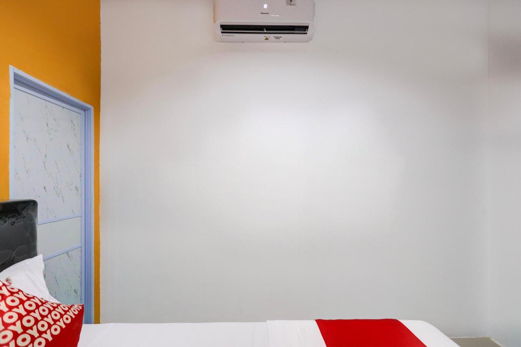 Super Oyo Capital O 93076 Batam Backpacker Guesthouse 2 Pembunuh Kültér fotó